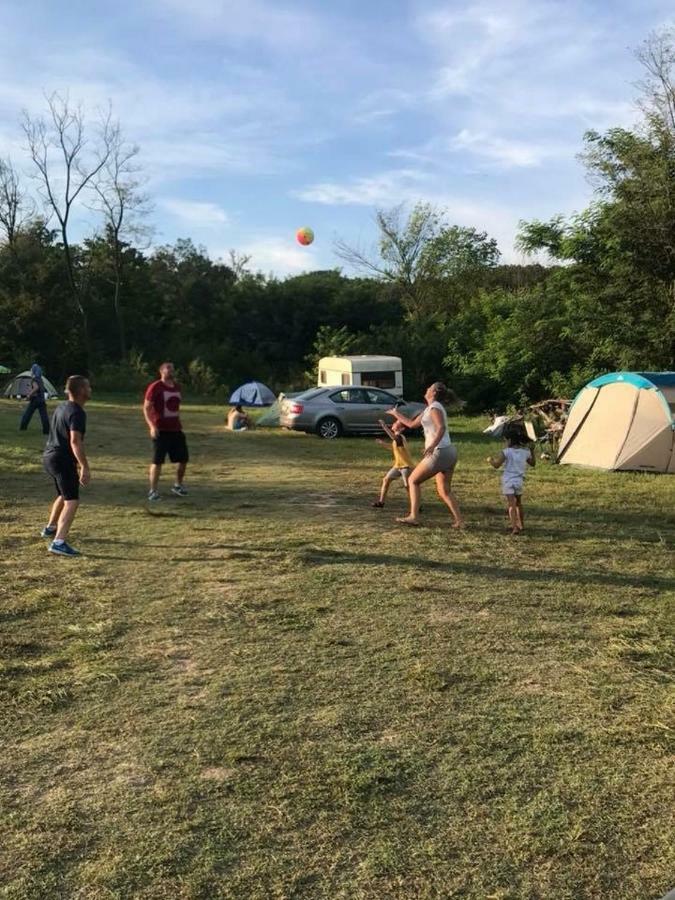 Ieşelniţa Camping In Clisura Dunarii المظهر الخارجي الصورة